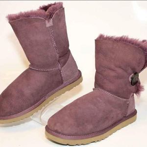 UGG Australia Uggs Womens Bailey Button Shearling Winter Sheepskin Boots Size 6